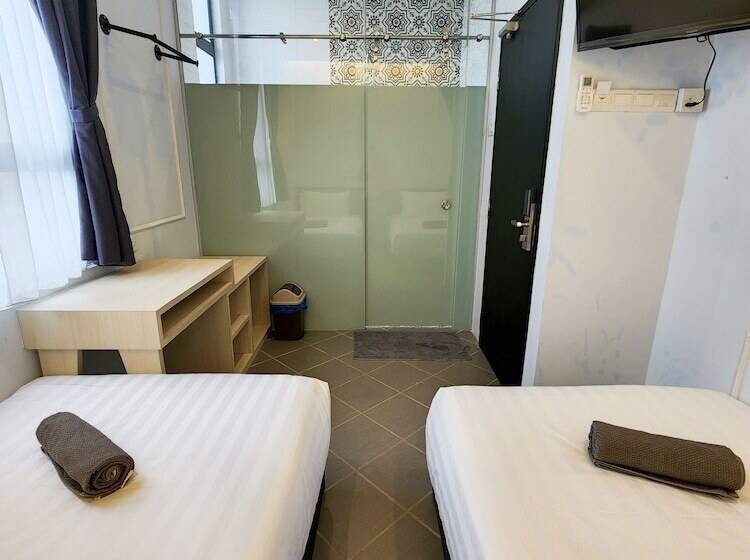 Mac Hotel By Sky Hive