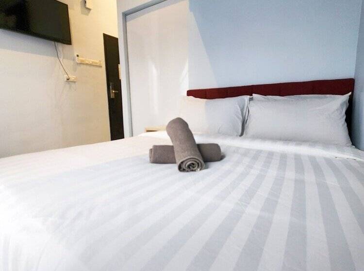 Mac Hotel By Sky Hive