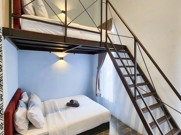 Mac Hotel By Sky Hive