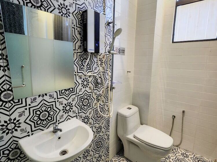 Mac Hotel By Sky Hive