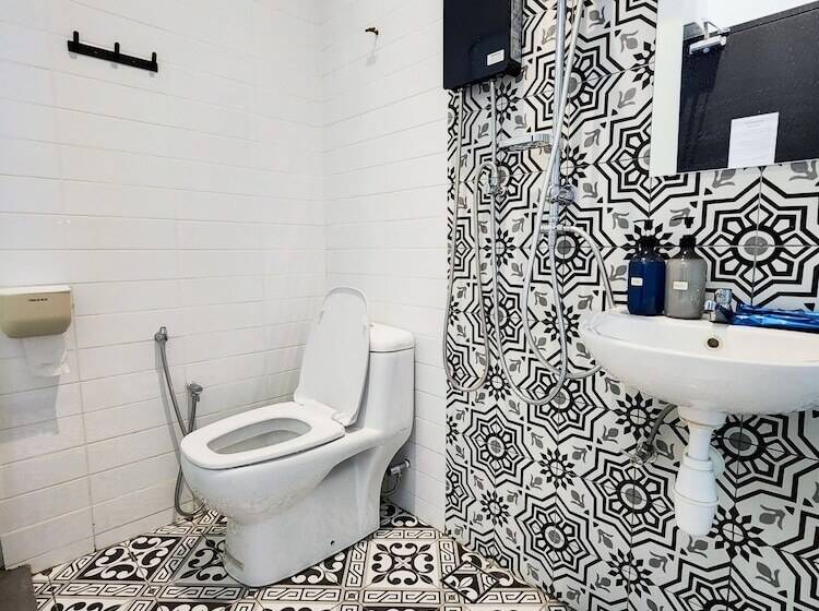 Mac Hotel By Sky Hive