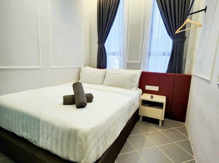 Mac Hotel By Sky Hive