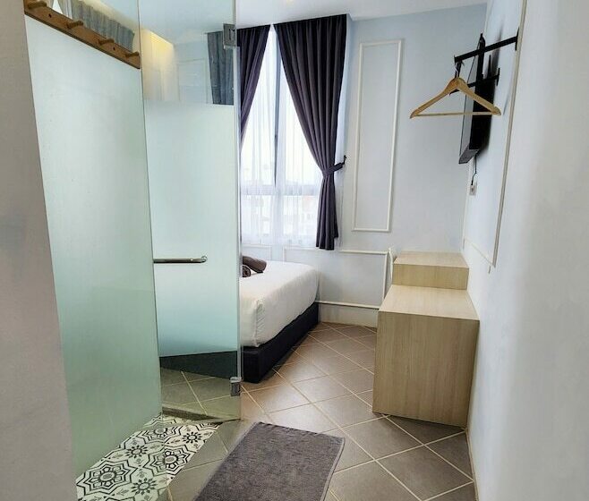 Mac Hotel By Sky Hive