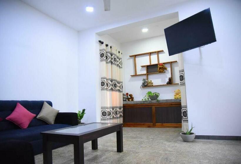 פנסיון Relax House