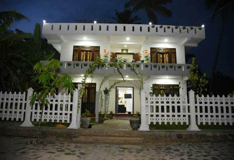 פנסיון Relax House