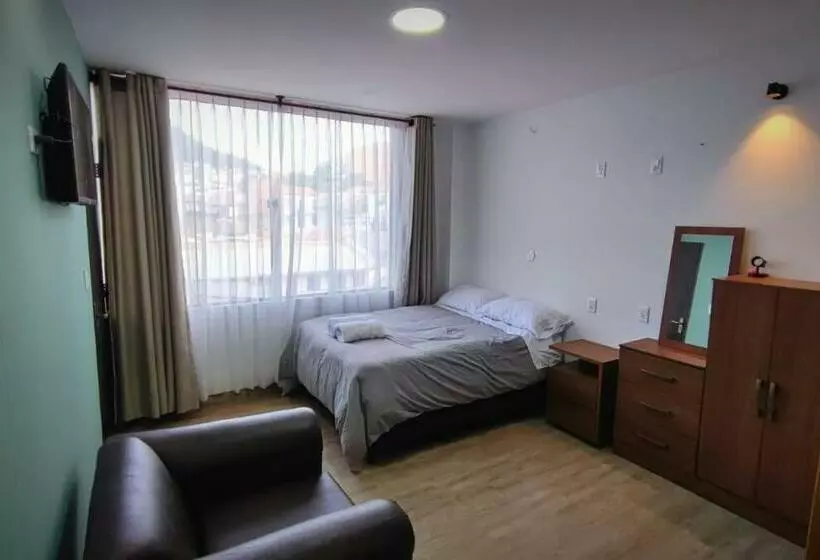 تختخواب و صبحانه Home Away
