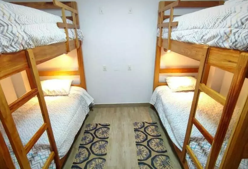 تختخواب و صبحانه Home Away