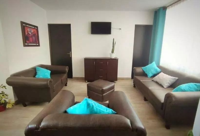 تختخواب و صبحانه Home Away