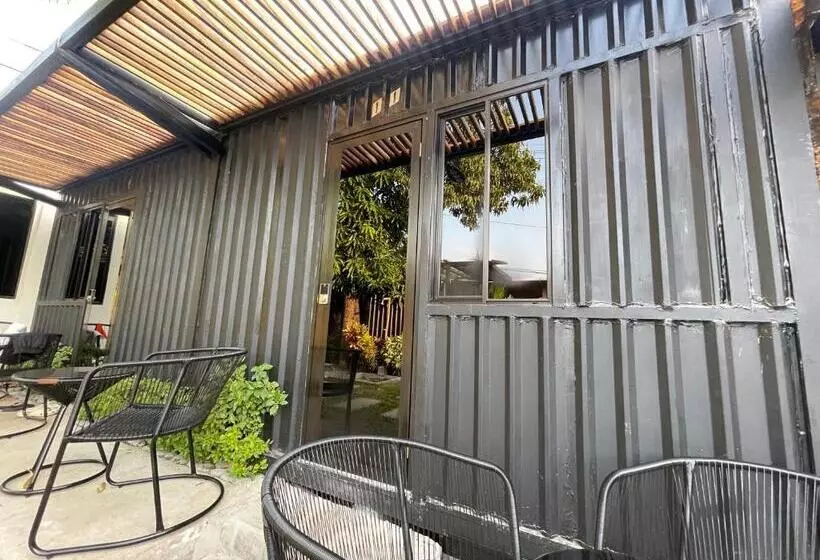 پانسیون The Cabins