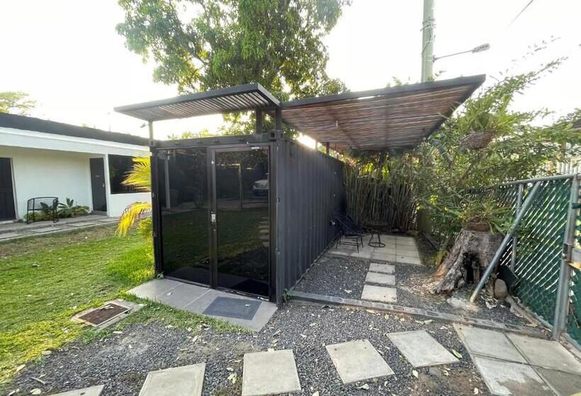 پانسیون The Cabins