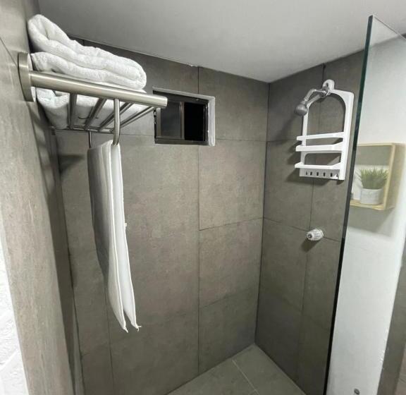 پانسیون The Cabins