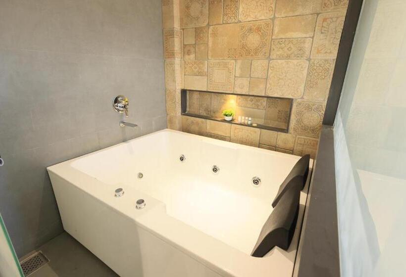 בית מלון כפרי King Garden