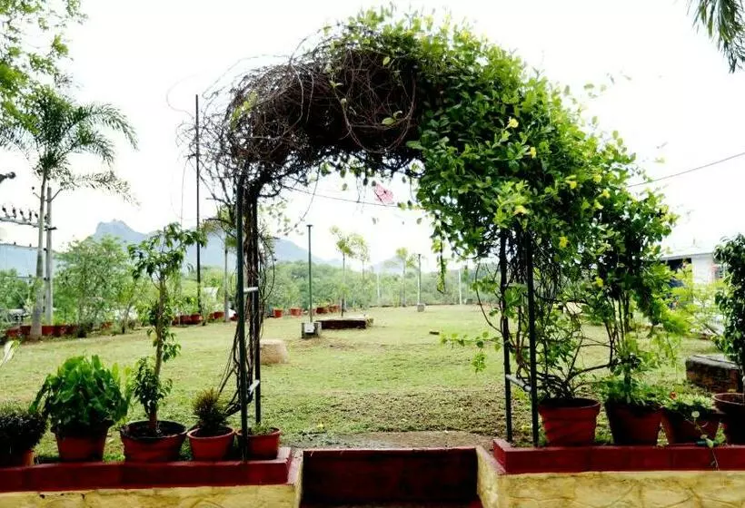 Hotelli Ktdc Garden House