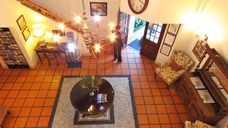 בית מלון כפרי Oakhurst