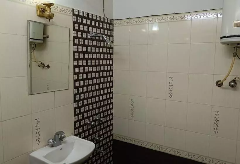 בית מלון כפרי Samrat