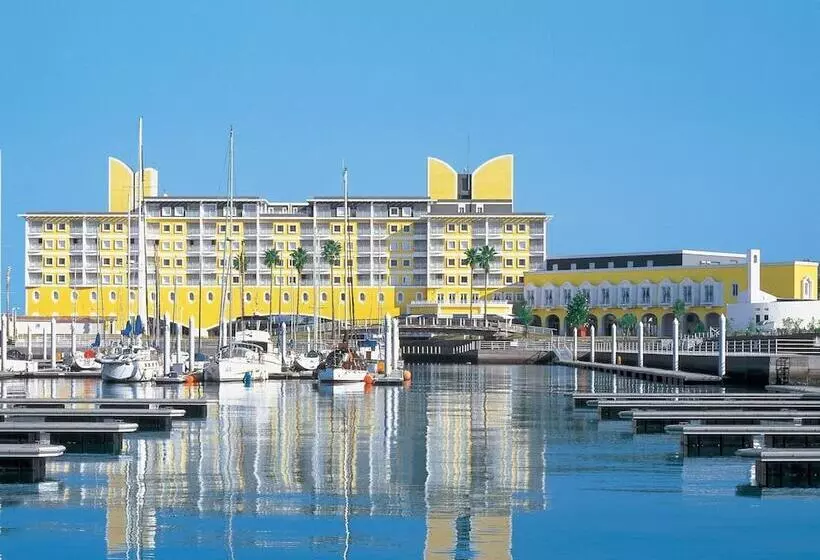 Отель Wakayama Marina City