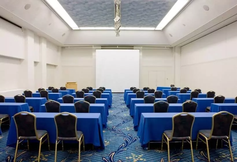 Отель Wakayama Marina City