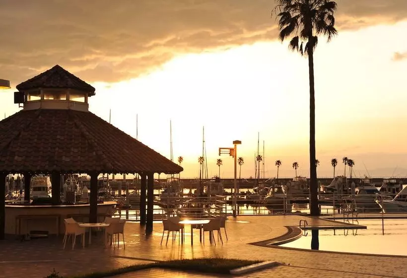 Отель Wakayama Marina City