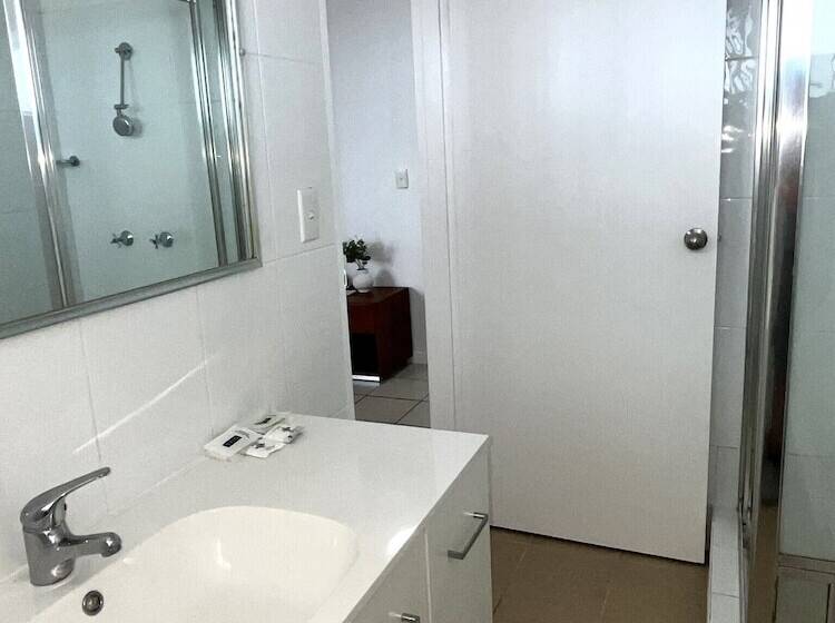 מוטל Browns Broadbeach