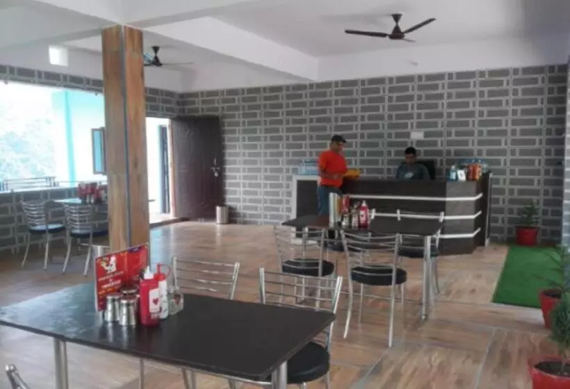 هتل Puspwan And Restaurant By Stayapart