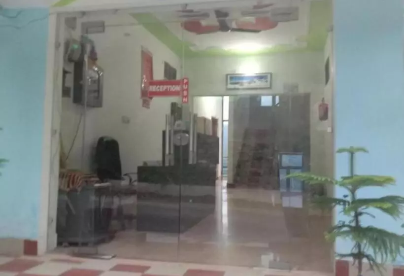 هتل Puspwan And Restaurant By Stayapart