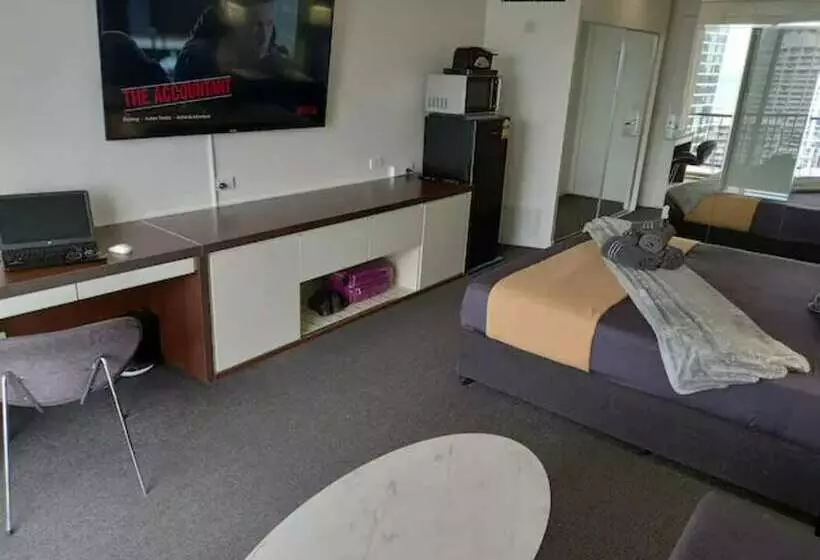 هتل Your Stay In Surfers