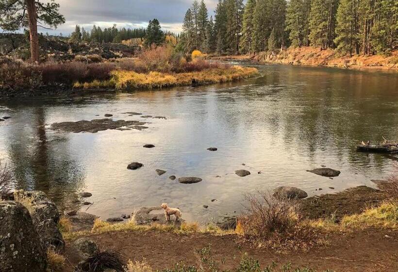 Seventh Mountain Resort