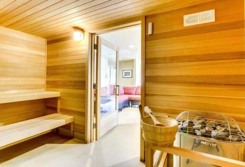 Seventh Mountain Resort