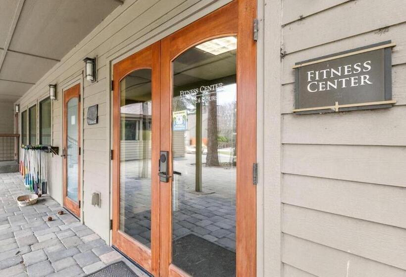 Seventh Mountain Resort