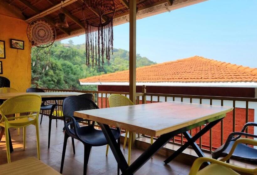 ベッドアンドブレックファースト The Skyi County Dapoli