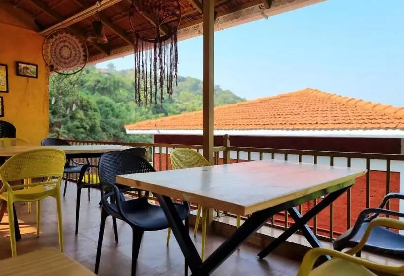 Aamiaismajoitus (B&B) The Skyi County Dapoli