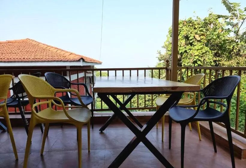 Aamiaismajoitus (B&B) The Skyi County Dapoli