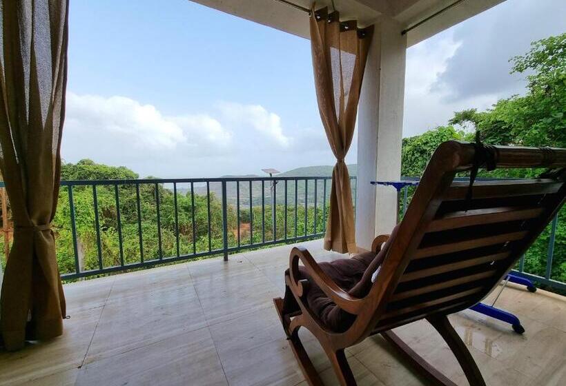 ベッドアンドブレックファースト The Skyi County Dapoli