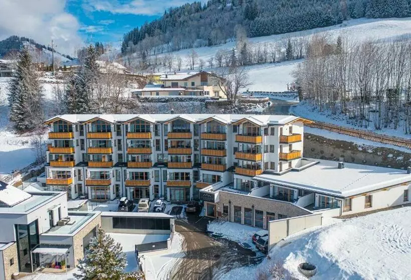 ホテル Alpendorf Ski  & Sonnenresort By Alpentravel