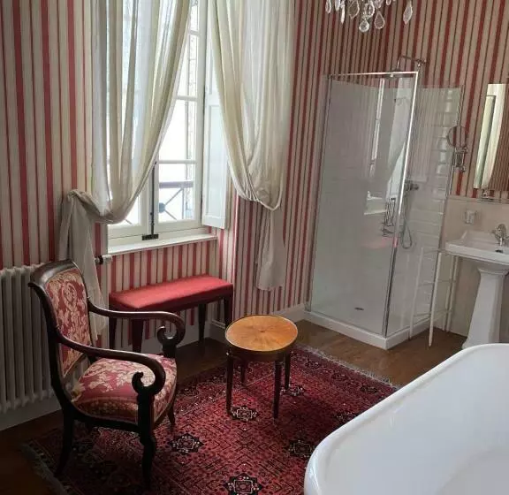 Majatalo Clos De Mont July, Chambres Avec Vue Et Terrasse Dans Demeure Historique