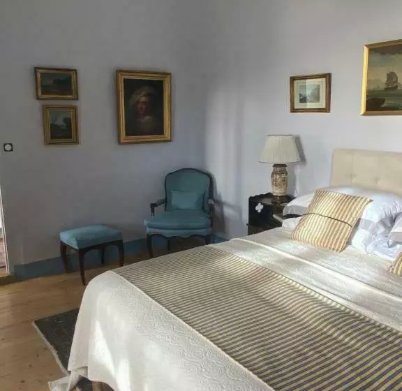 Majatalo Clos De Mont July, Chambres Avec Vue Et Terrasse Dans Demeure Historique