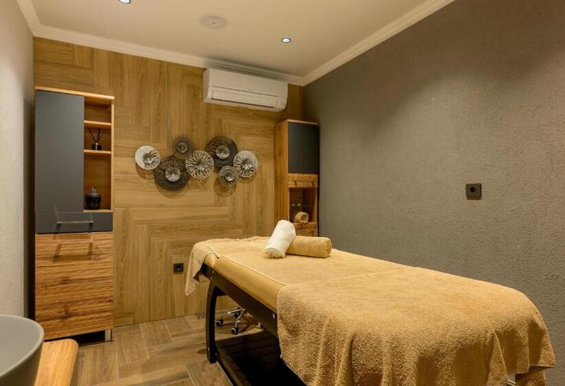 فندق Aquamarine   Wellness & Spa