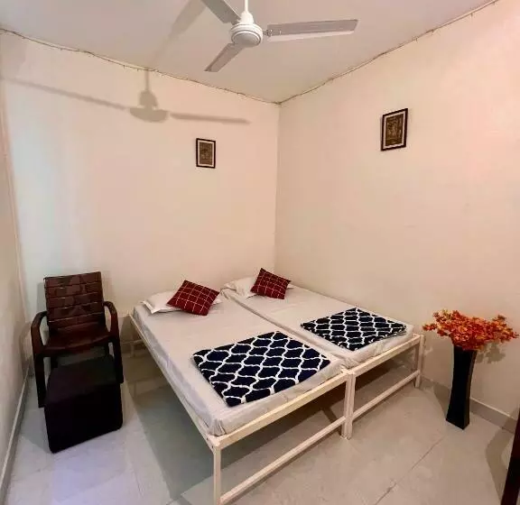 Hostel Ivory