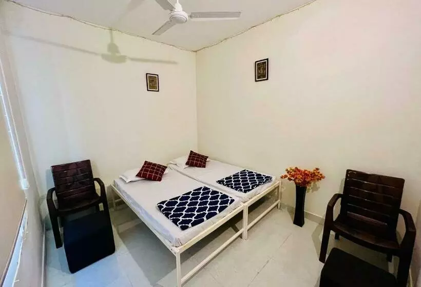 Hostel Ivory