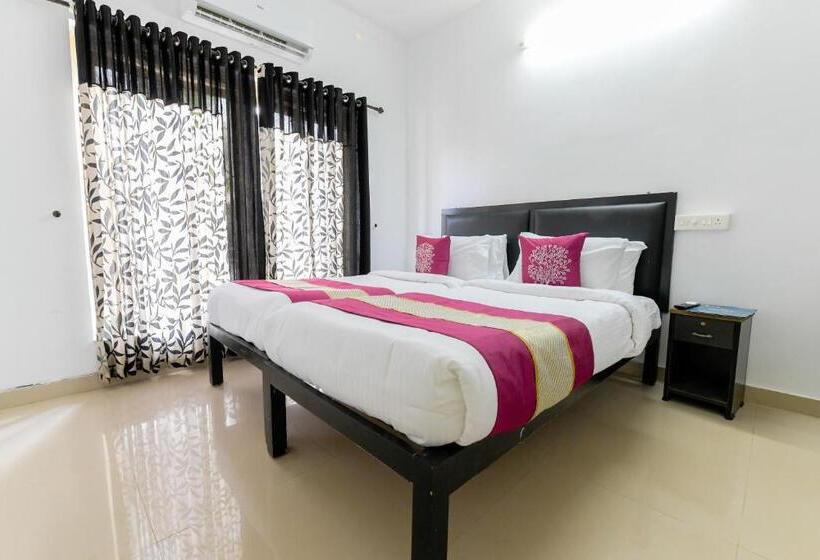 فندق Collection O 30456 Amare Holidays