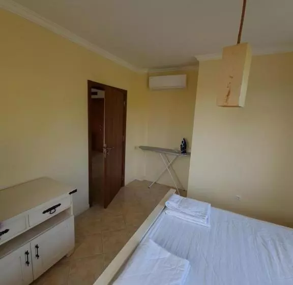Santa Marina Apartaments  Karina 1