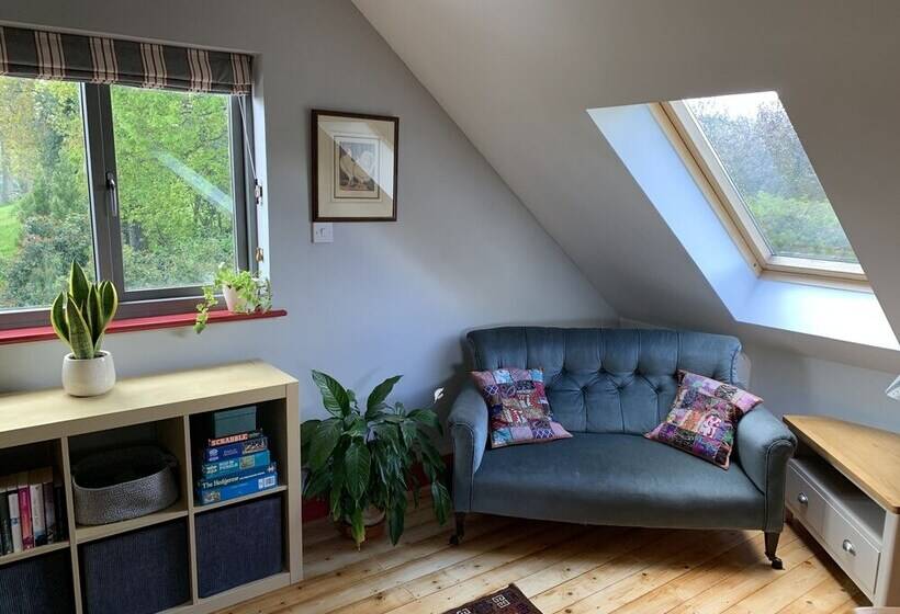 בית מלון כפרי Dragon Orchard Retreat