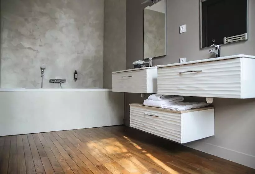 Hotelli Le Petit Perier