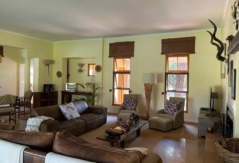 هتل Ngangane Lodge & Reserve