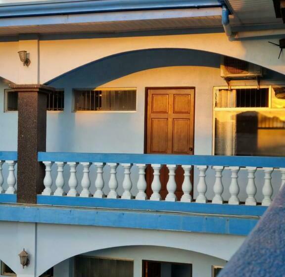 בית מלון כפרי Y Restaurante El Marino