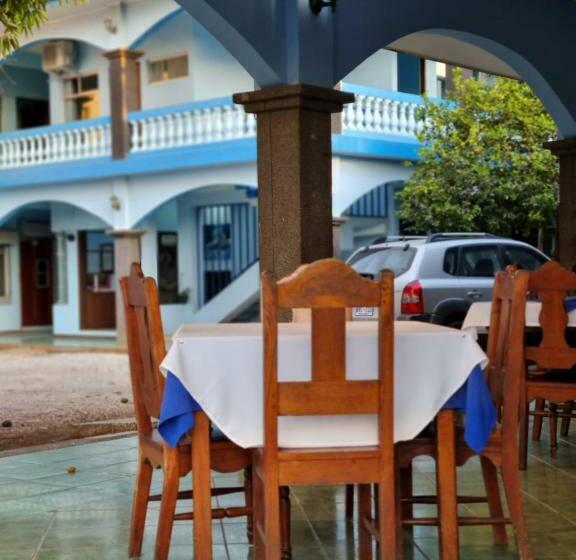 בית מלון כפרי Y Restaurante El Marino