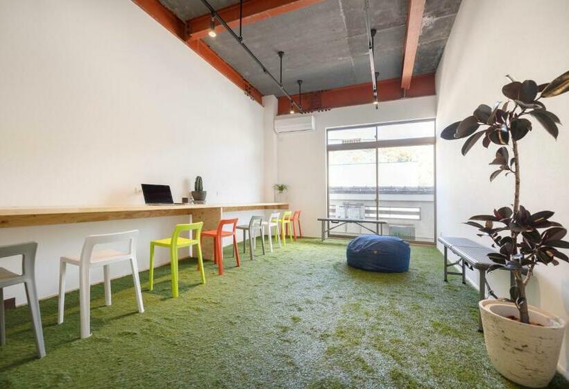 旅馆 Coliving & Cafe Sando