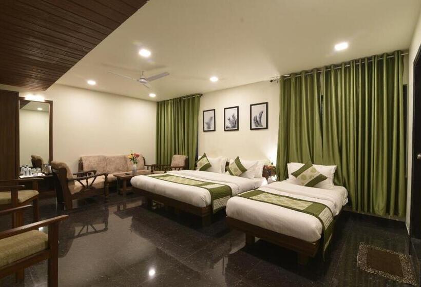 בית מלון כפרי Clove