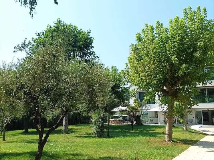 Marina Gardens Boutique&suites