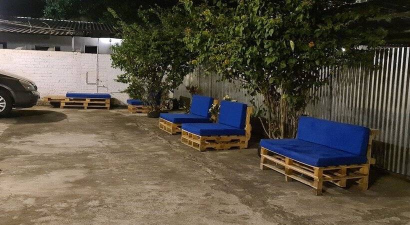 پانسیون Hostal Casa Luna